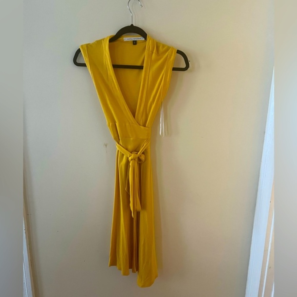 Diane von Furstenberg Wrap Dress size 2